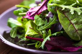 Mix de hojas verdes listas para ensalada